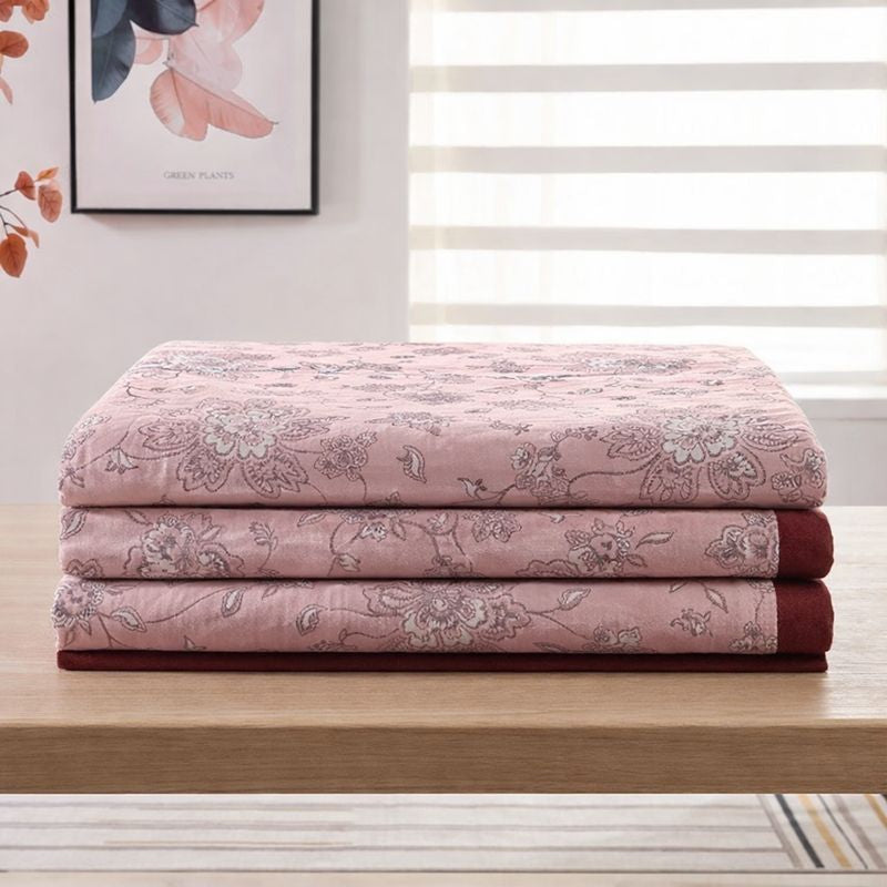 Soft Floral Throw Blanket – Cozy Comfort Blanket for Sofa & Bed