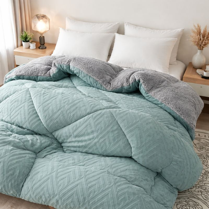 Warmth and Luxury Ultra Fluff Duvet - Stylish Fleece Double-Sided Plush for Bedroom